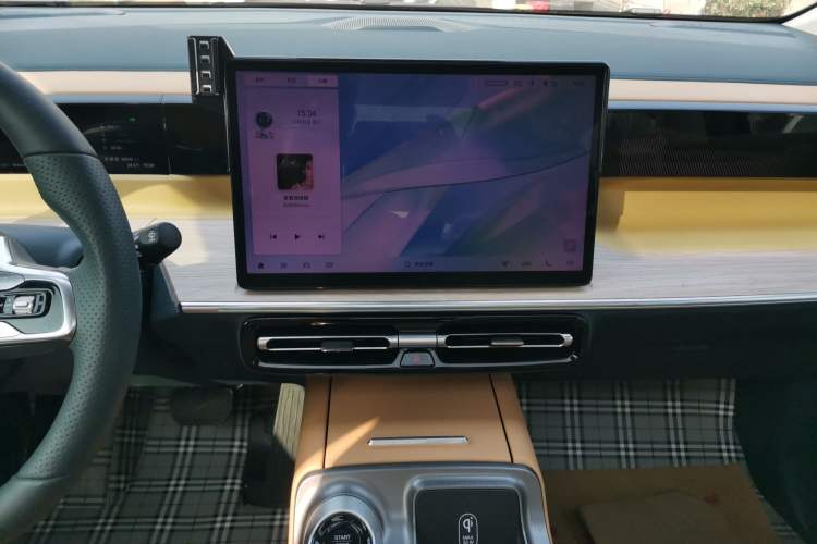 Used GAC Trumpchi E8 New Energy 2024 150km MAX Audio And AC Panel