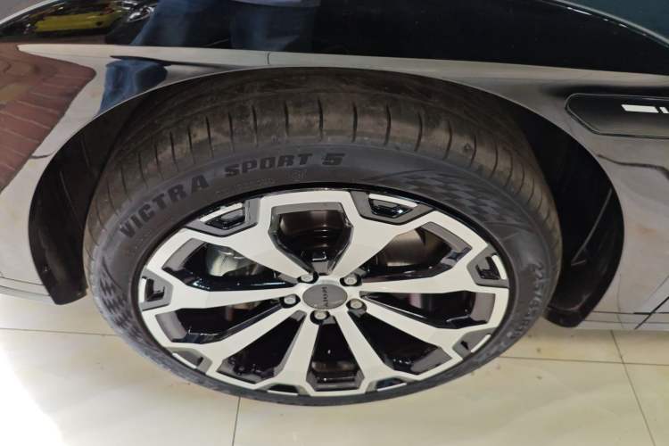 Used AION V 2024 Aion Tyrannosaurus 520 Smart Luxury Edition Left Front Wheel Hub