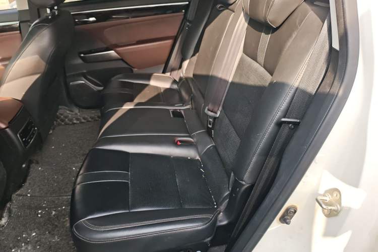 Used GAC Trumpchi GS8 2017 320T Two-Wheel Drive Luxury Smart Connectivity Version (7 Seats)