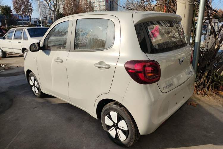 Used Wuling Hongguang MINIEV 2025 Four-Door Version Advanced Edition
