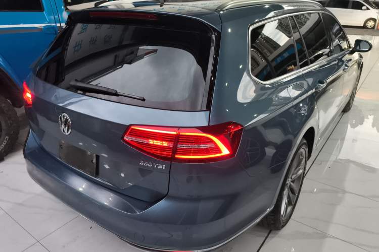 Used Volkswagen Variant 2018 380TSI Two-Wheel Drive Comfort Edition
