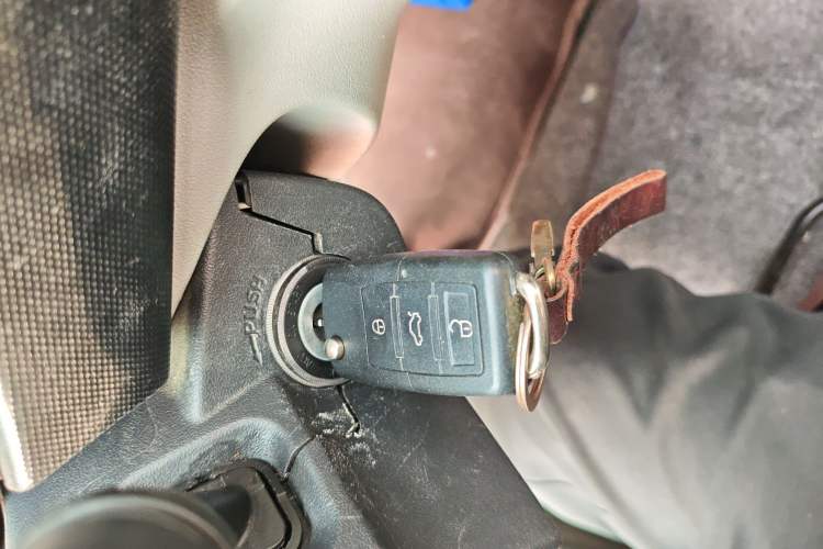 Used Jinbei Hiace 2014 2.0L Luxury Version V19 Vehicle Key