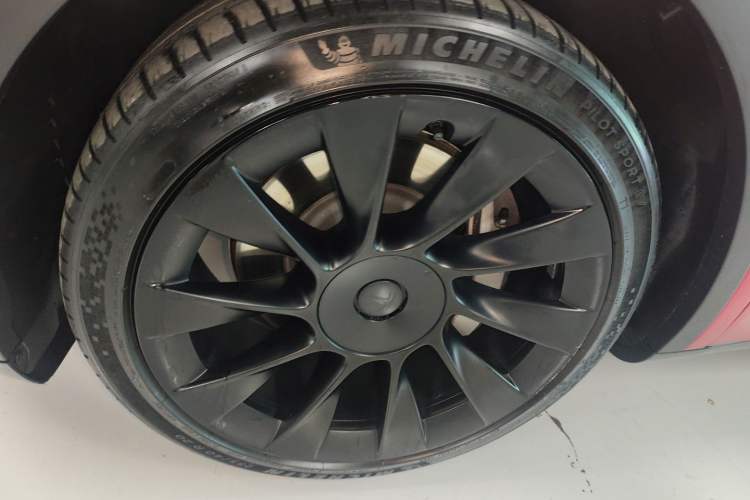 Used Tesla Model Y 2021 Revised Version 2 Long-Range All-Wheel-Drive Edition