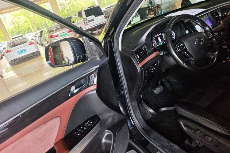 Used GAC Trumpchi GS8 2017 320T Two-Wheel Drive Luxury Smart Connectivity Version (7 Seats)