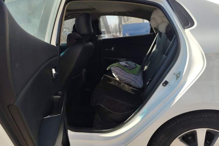 Used Kia K2 2015 Sedan 1.4L MT GLS