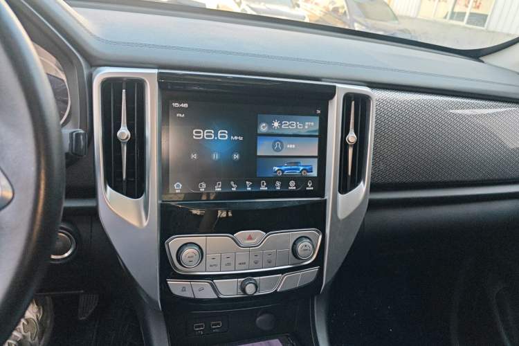 Used Great Wall Poer 2019 2.0T Automatic Gasoline Two-Wheel Drive Comfort Edition GW4C20B Audio And AC Panel