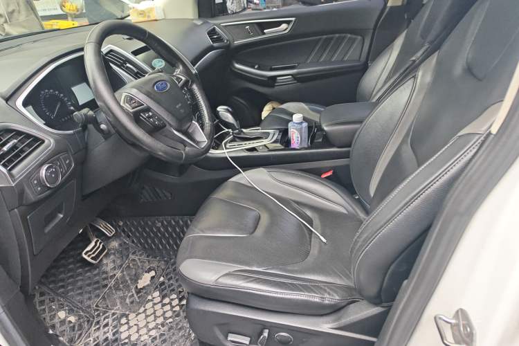 Used Ford Edge 2017 EcoBoost 245 Two-Wheel-Drive Sporty 7-Seater Left Front Seat