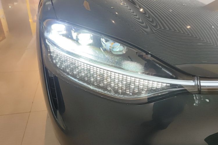 Used Hima AITO M9 2024 Range-Extended Ultra Version 42 kWh 6-Seater Model Right Front Headlight