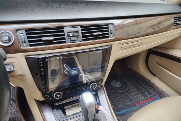 Used BMW 3 Series 2011 320i Sport Edition Audio And AC Panel