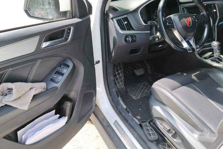 Used Roewe RX5 2019 20T Two-Wheel Drive Automatic 4G Connected Platinum Edition
