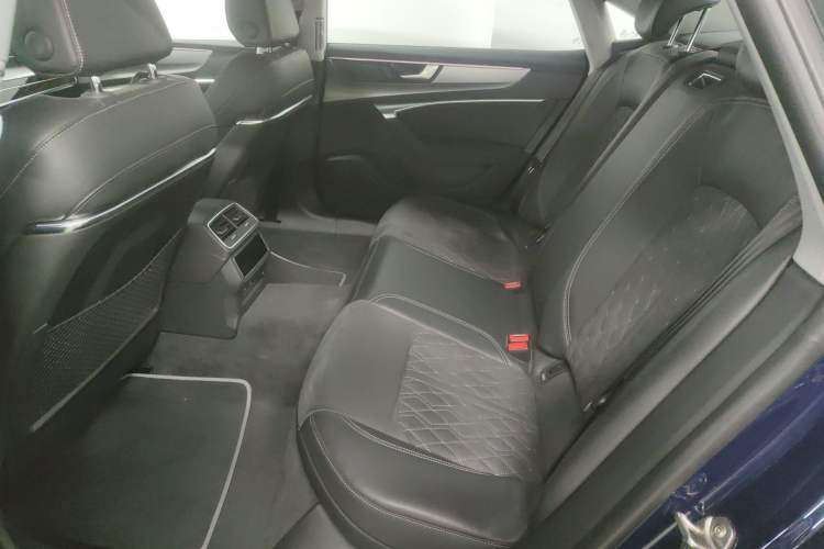 Used Audi A7L 2024 45TFSI quattro S-line Visionary Edition Flow Crystal Package
