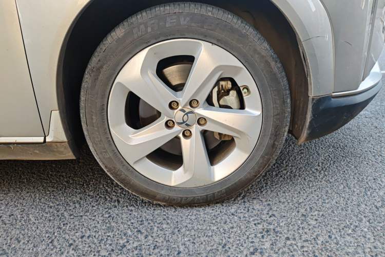 Used Hycan Z03 2022 510 km Range Trend Edition 135 kW 64.23 kWh Right Front Wheel Hub