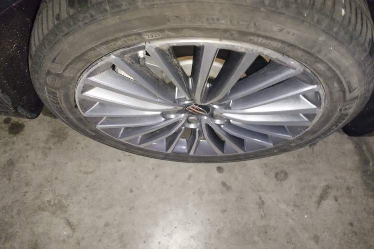 Used Hongqi H9 2020 3.0T Smart Connect Flagship Edition Right Front Wheel Hub
