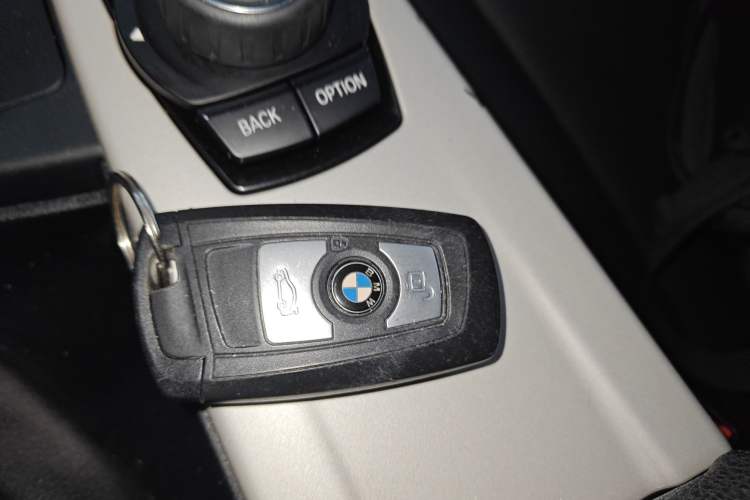 Used BMW 3 Series GT 2017 320i Sport Edition Vehicle Key
