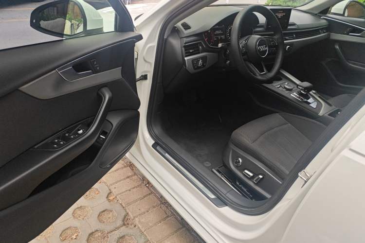 Used Audi A4L 2017 Plus 40 TFSI Ambition Model Driver Seat