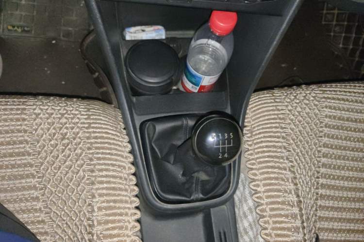 Used Volkswagen Santana 2015 1.6L Manual Fashion Edition
