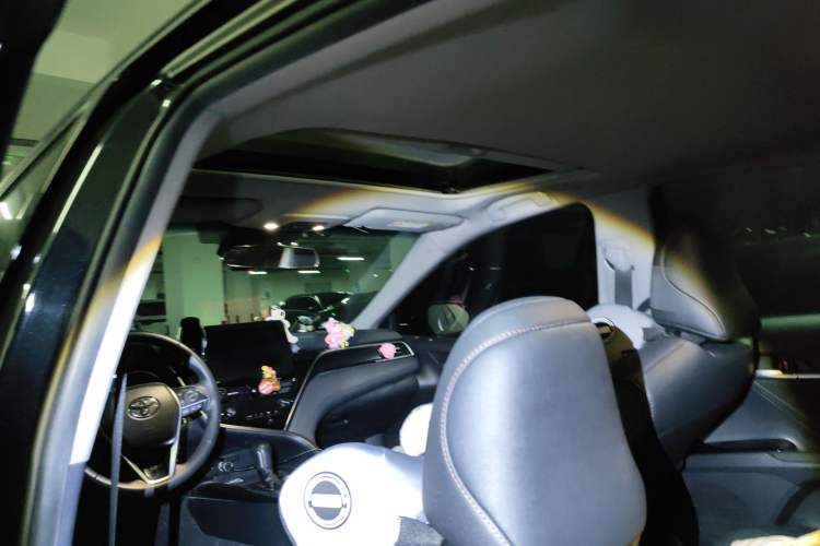 Used Toyota Camry 2023 2.0G Luxury Edition Headliner