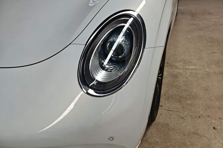 Used ORA Lightning Cat 2022 555 km Luxury Edition