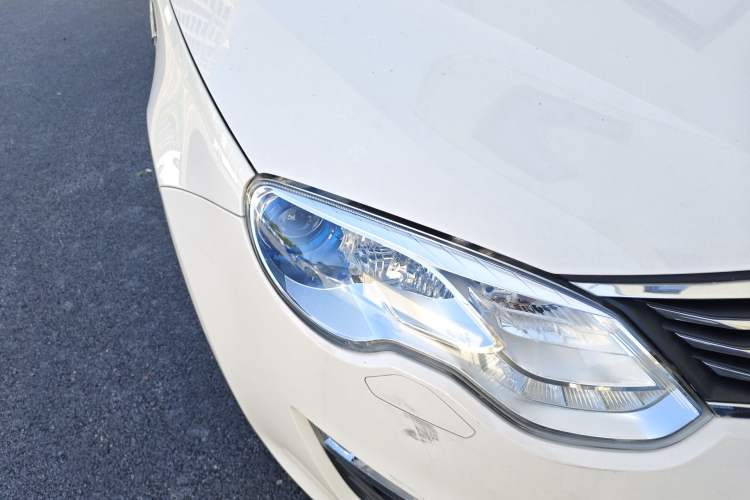 Used Roewe e550 2016 Flagship Edition Right Front Headlight