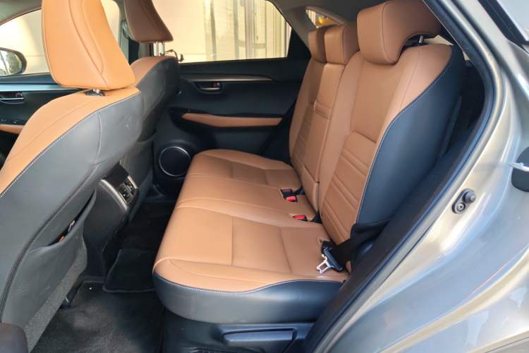 Used Lexus NX 2020 200 All-Wheel Drive Fēngshàng Version China VI Standard Left Rear Seat