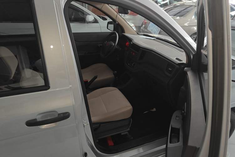 Used Wuling Hongguang V 2022 1.5L Jingqu Edition Electric-Assist LAR