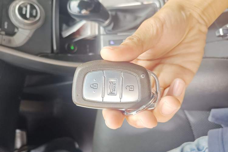 Used Hyundai Elantra (5th Generation / Langdong) 2015 1.6L Automatic Luxury Model
