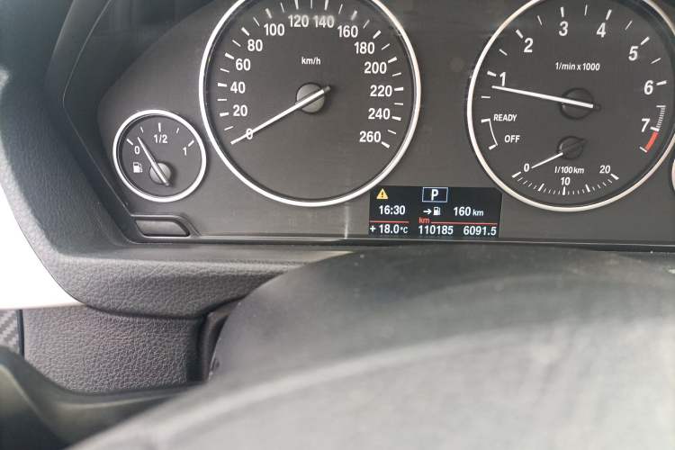 Used BMW 3 Series 2013 316i Active Edition Odometer Close Up