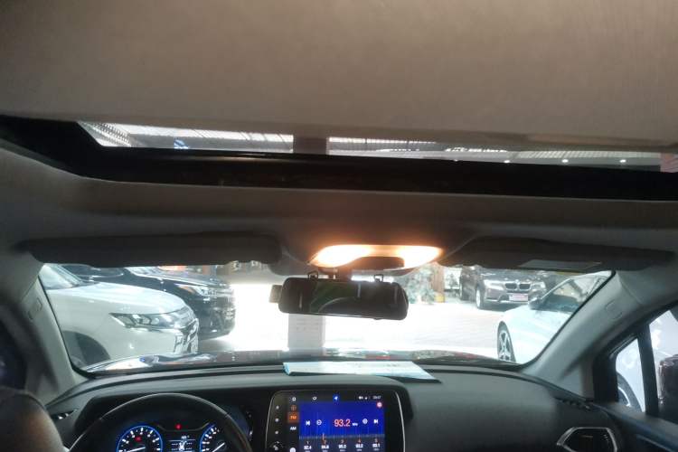 Used GAC Trumpchi GS4 2018 235T Automatic Two-Wheel Drive Luxury Smart Connectivity Version Headliner