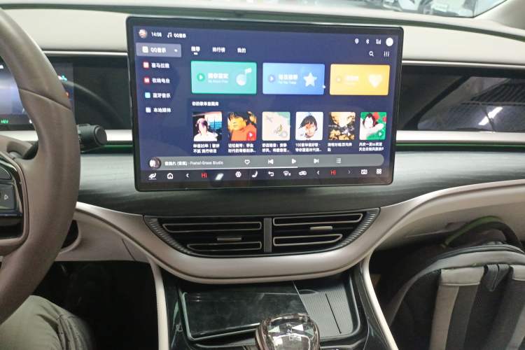 Used Denza D9 2022 DM-i 970 Four-Wheel Drive Flagship Model Audio And AC Panel