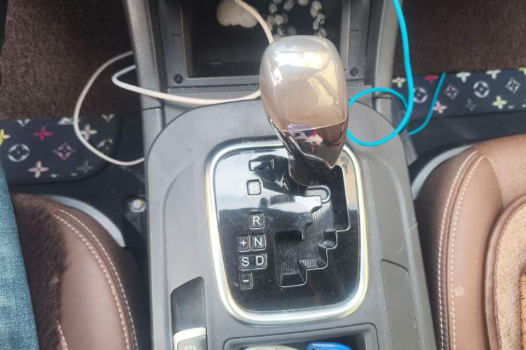 Used BYD S7 2017 2.0T Automatic Prestige Edition Gear Lever