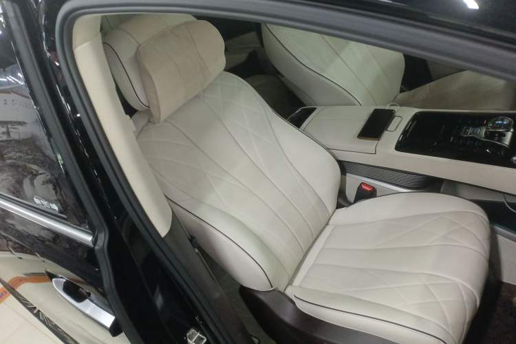 Used Denza D9 2024 DM-i 980 Four-Wheel Drive Flagship Model
