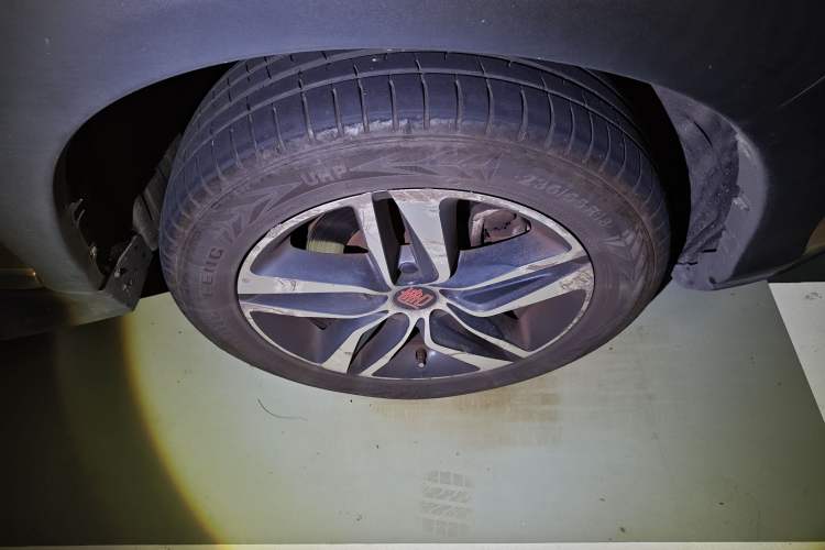 Used BYD Tang New Energy 2015 2.0T Four-Wheel-Drive Flagship Model