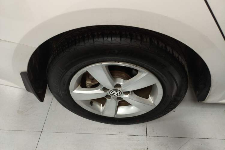 Used Volkswagen Lavida 2013 Revised Classic 1.6L Automatic Fashion Edition