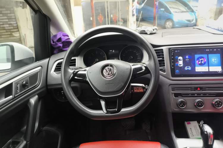 Used Volkswagen Golf Sportsvan 2018 1.6L Automatic Comfort Model Steering Wheel