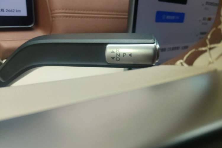 Used Chery Fulwin A9L 2025 Model, 260 Boya Luxury Edition Gear Lever