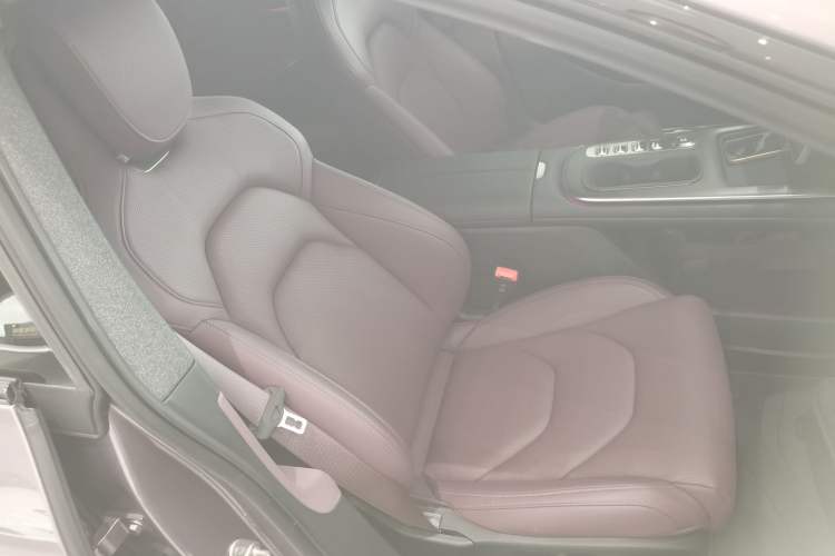 Used Xiaomi Auto SU7 2024 Rear-Drive Ultra-Long Range Advanced Pro-Level Intelligent Driving Version Right Front Seat