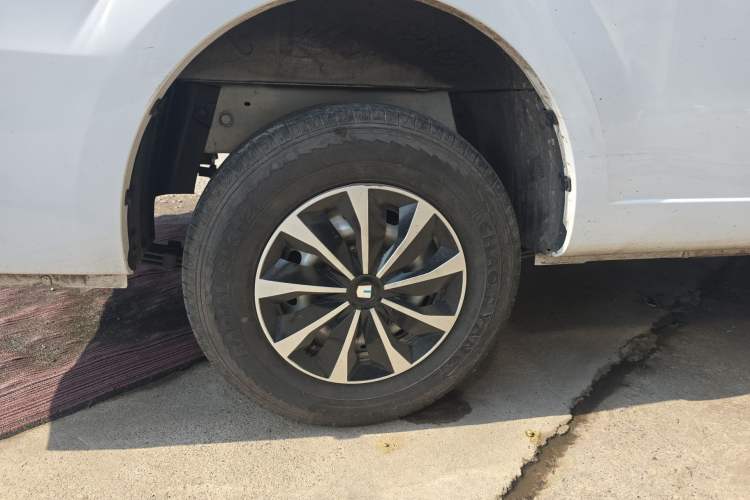 Used Farizon Xingxiang V 2024 Star Enjoy V6E Feature Edition Xuanwu 41.055 kWh Right Rear Wheel Hub