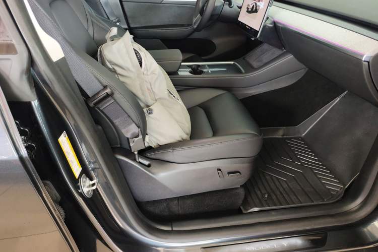 Used Tesla Model Y 2024 Rear-Wheel-Drive Version
