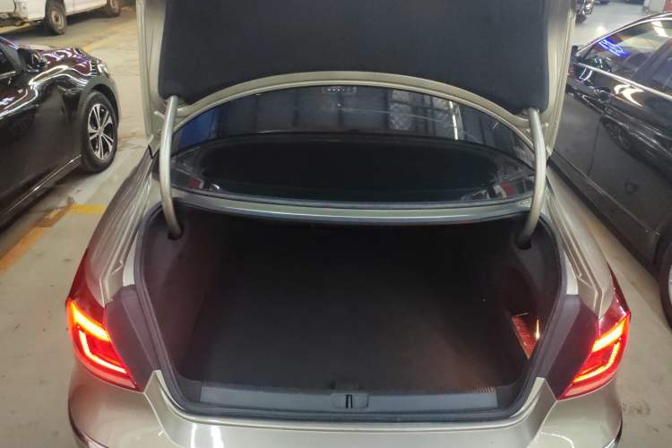 Used Volkswagen FAW-Volkswagen CC 2016 1.8TSI Prestige Model