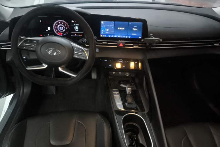 Used Hyundai Elantra 2021 1.5L CVT LUX Prestige Edition