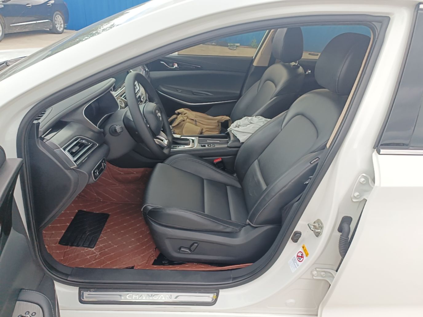 Vordere Reihe im Auto