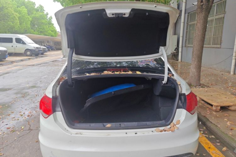 Used Citroen C4L 2015 1.8L Automatic Luxury Edition Trunk