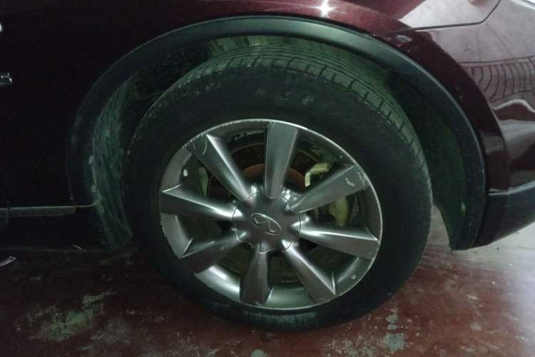 Used Infiniti QX50 2013 2.5L Two-Wheel-Drive Elegant Edition Right Front Wheel Hub
