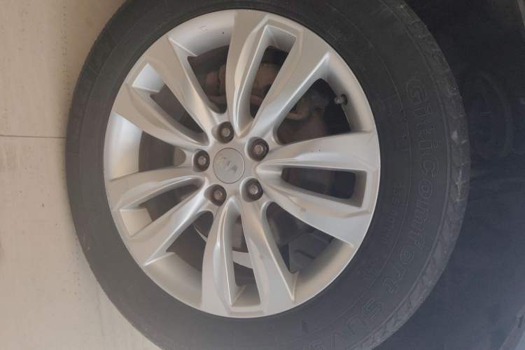 Used Kia Sorento 2012 2.4L Gasoline Supreme Edition
