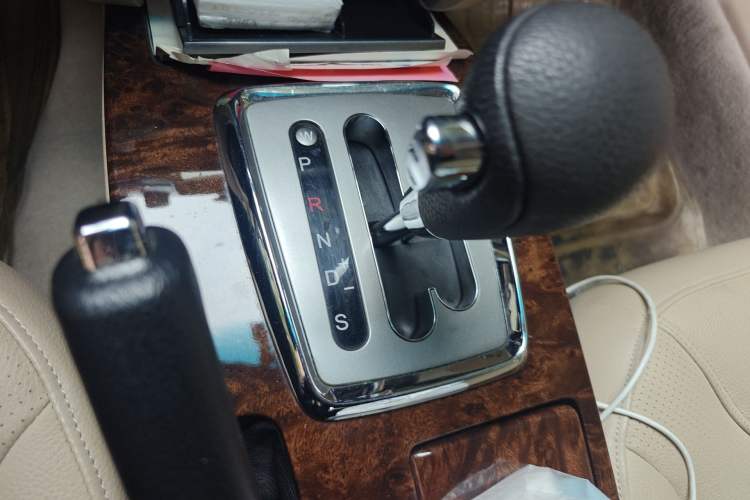 Used GAC Trumpchi GA5 2011 2.0L Automatic Elite Edition Gear Lever