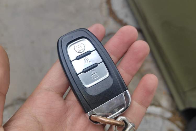 Used Audi TT 2011 TT Roadster 2.0TFSI Vehicle Key