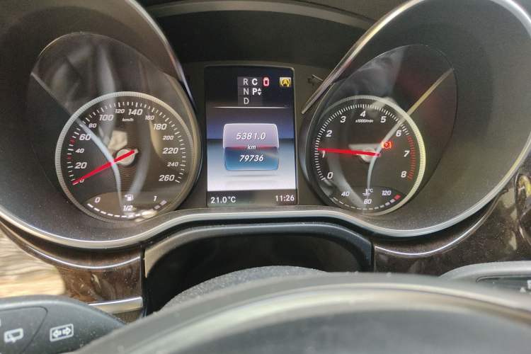 Used Mercedes-Benz V-Class 2018 V 260 Prestige Edition China VI Odometer Close Up