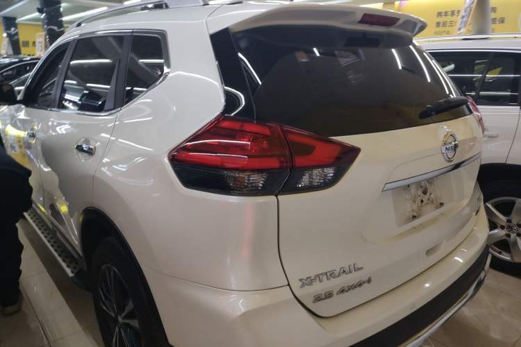 Used Nissan X-Trail 2017 2.5L CVT Leading Edition 4WD