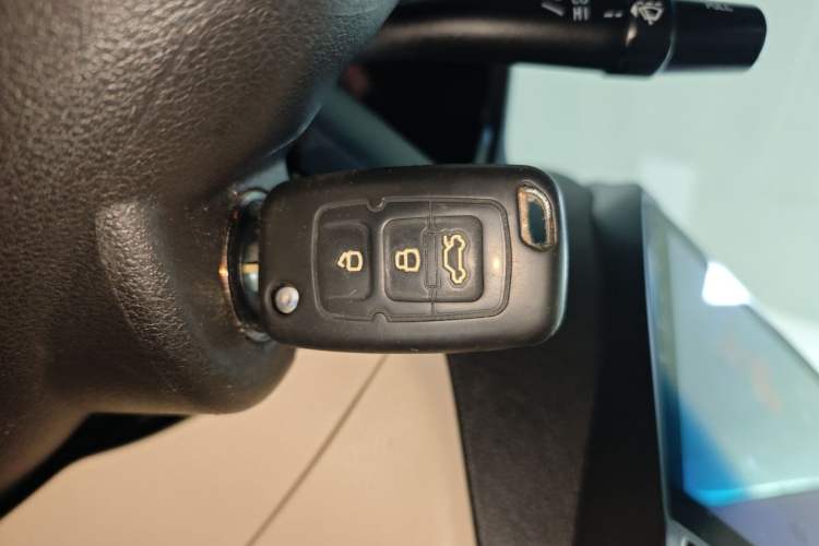 Used Geely Auto Classic Emgrand 2013 Sedan 1.8L CVT Elite Model
