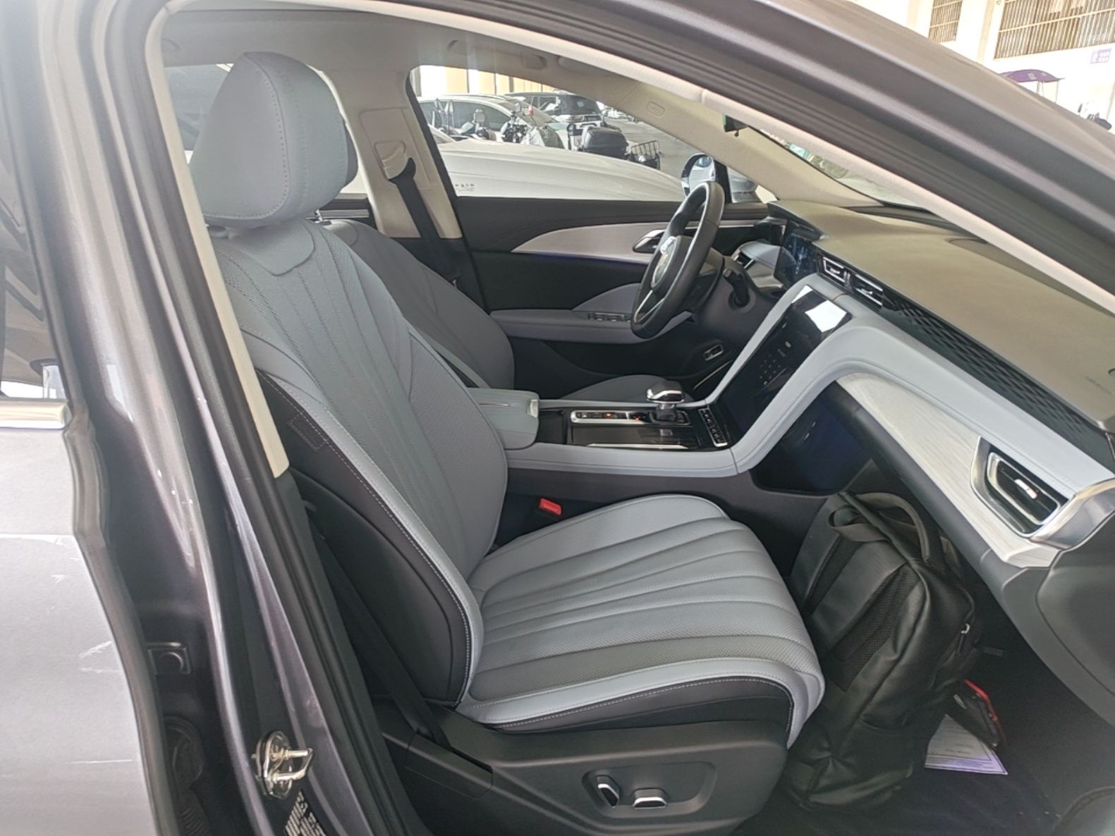 Hongqi H5 PHEV 2025 170 Super Hybrid Version — снимка 19